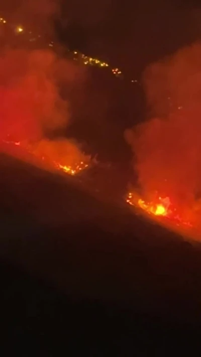 Dava nedeniyle kapatılan yoldan ge&ccedil;emeyen itfaiye yangına ulaşmakta g&uuml;&ccedil;l&uuml;k &ccedil;ekti
