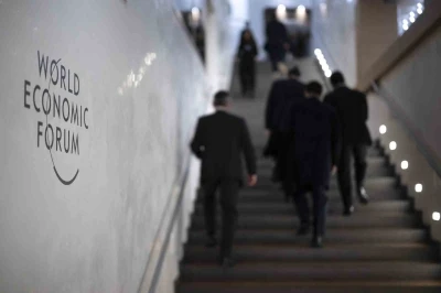 Davos&rsquo;taki zirveye sarsılan d&uuml;nya d&uuml;zeni damga vuruyor
