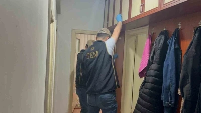 DEAŞ operasyonunda 3 ş&uuml;pheli yakalandı, 1 kişi tutuklandı
