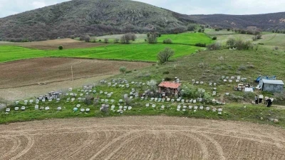 Dedesinden &ouml;ğrendiği mesleği k&ouml;y&uuml;nde s&uuml;rd&uuml;r&uuml;yor
