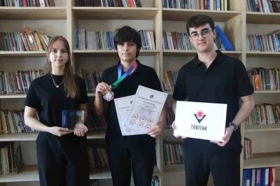 Dedesinin yaşadığı talihsiz olay ilham oldu, geliştirdikleri proje d&uuml;nya ikincisi se&ccedil;ildi
