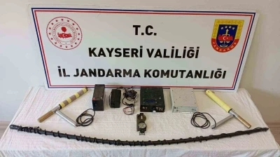Define arayan 5 kişi su&ccedil;&uuml;st&uuml; yakalandı

