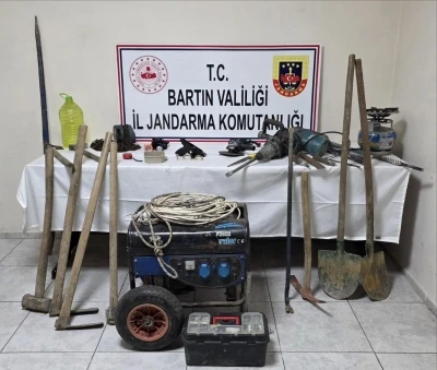 Define avcılarına suçüstü: 2 gözaltı
