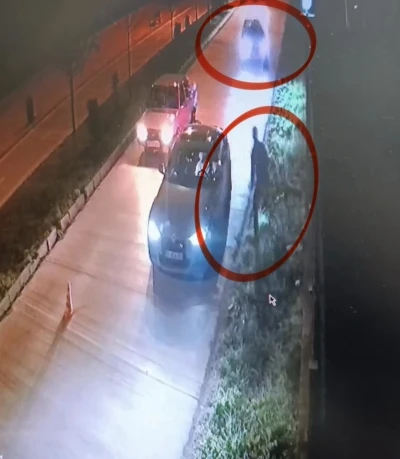 Dehşet saçan aracın polise çarpma anı kameraya yansıdı
