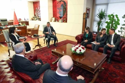 DEM Parti&rsquo;den CHP&rsquo;ye ziyaret
