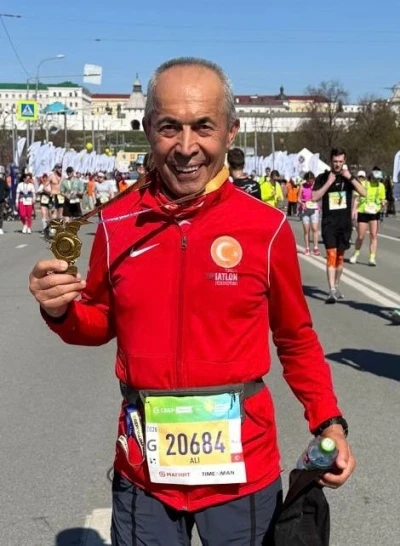 &lsquo;Demir adam&rsquo; Kazan Maratonu&rsquo;na performansıyla damga vurdu
