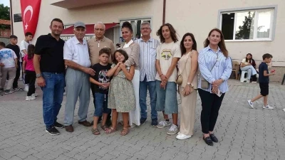 Demirbilekli çocuklara Almanya’dan sürpriz oyuncak yağmuru
