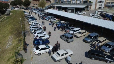 Demirci 2. El Oto Pazarı kapılarını a&ccedil;tı
