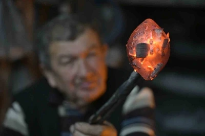 Demirci&rsquo;de asırlık &ccedil;ancılık mesleği 3 kuşaktır yaşatılıyor
