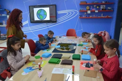 Demirci&rsquo;de &ccedil;ocuklar bayramı bilimle kutladı
