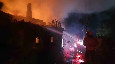 Demirci’de ev yangını
