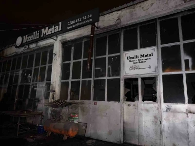 Demirci d&uuml;kkanında patlama: 1 &ouml;l&uuml;, 2 yaralı
