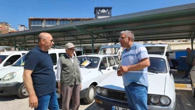 Demirci&rsquo;nin Oto Pazarı b&ouml;lgenin ticaret merkezi oldu
