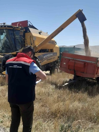 Demirözü’nde biçerdöver kontrolleri sürüyor
