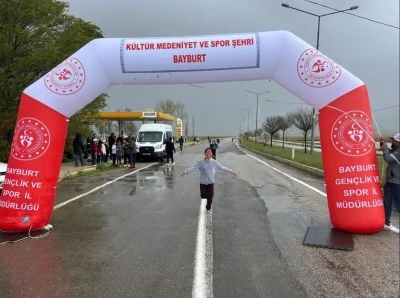 Demir&ouml;z&uuml;&rsquo;nde &lsquo;Gen&ccedil;lik Koşusu&rsquo; d&uuml;zenlendi
