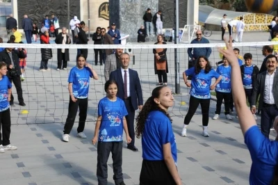 Demir&ouml;z&uuml;&rsquo;nde voleybol şenliği ve turnuvası i&ccedil;in başvuru s&uuml;reci başladı
