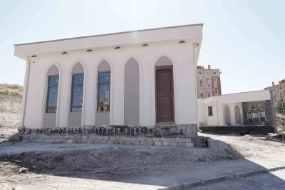 Demokrasi Mahallesi’nin butik camisi hızla tamamlanıyor
