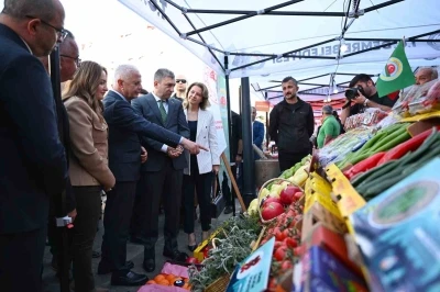 Demre&rsquo;de coğrafi işaret başvurusu yapılan &uuml;r&uuml;nler festivalde tanıtıldı
