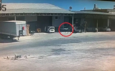 Demre Hali’ndeki patlamada güvenlik kamerasındaki detay olayın şiddetini gözler önüne serdi
