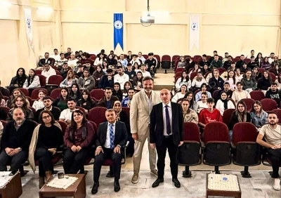 Deneyimlerini üniversiteli gençlerle paylaştı
