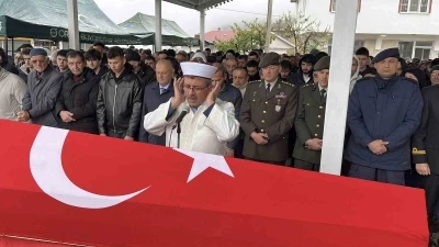 Deniz Astsubay &Ccedil;avuş Aziz Bakıcı son yolculuğuna uğurlandı
