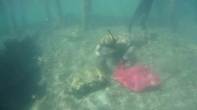 Deniz dibi temizliği G&uuml;m&uuml;şl&uuml;k&rsquo;te devam etti
