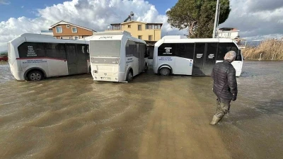 Deniz taştı, caddeler g&ouml;le d&ouml;nd&uuml;
