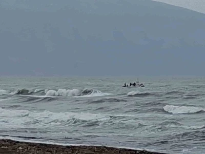 Denizde korku dolu anlar: 4 gen&ccedil; boğulma tehlikesi ge&ccedil;irdi
