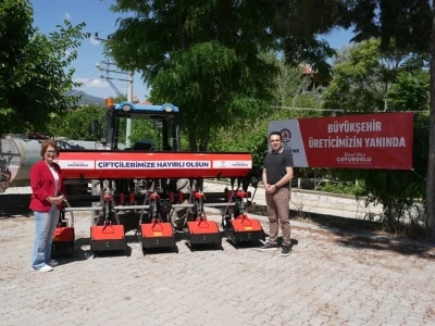 Denizli B&uuml;y&uuml;kşehirden Bozkurtlu &uuml;reticilere &ccedil;apa makinesi desteği
