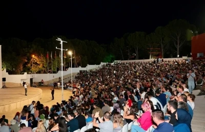 Denizli&rsquo;de a&ccedil;ık havada sineması keyfi başladı
