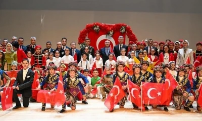 Denizli&rsquo;de geleceğin teminatı &ccedil;ocuklar sahne aldı
