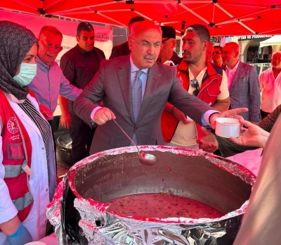 Denizli&rsquo;de Muharrem ayının bereketi aşure ikramıyla paylaşıldı
