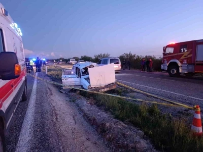 Denizli&rsquo;de otomobil takla attı: 1 &ouml;l&uuml;, 4 yaralı
