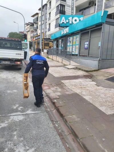 Denizli&rsquo;de zabıta ekipleri yol ve kaldırım işgallerine ge&ccedil;it vermiyor
