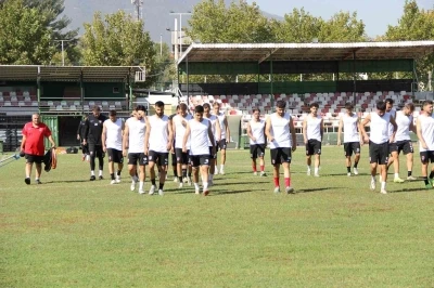 Denizli İdmanyurdu, lider Uşak Spor ile oynayacağı maçın hazırlıklarını sürdürüyor
