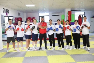 Denizlili boks&ouml;rler T&uuml;rkiye Yıldızlar Boks Şampiyonası&rsquo;nda m&uuml;cadele edecek
