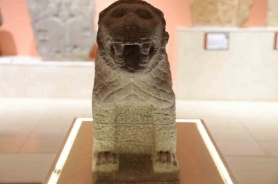 Deprem sonrası yenilenen Kahramanmaraş Müzesi ziyaretçilerini ağırlıyor
