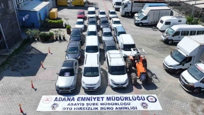 Depremde ağır hasar g&ouml;ren ara&ccedil;ları &rsquo;change&rsquo; yapan &ccedil;eteye operasyon: 22 tutuklama
