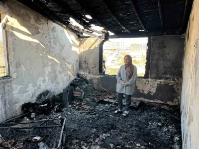 Depremde eşini ve evladını kaybeden kadın, ikinci kez felaketi yaşadığı yangında t&uuml;m birikimini ve yuvasını kaybetti
