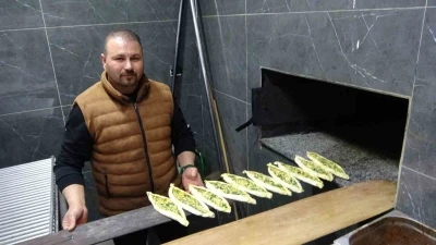 Depremde iş yeri yıkılan esnaf a&ccedil;tığı işletmeyle hayata tutundu
