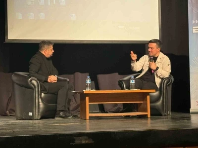 Depremde medyanın sorumluluğu Bilim Kafe&rsquo;de konuşuldu
