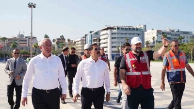 Depremde zarar gören İskenderun sahili yeniden hayat buluyor
