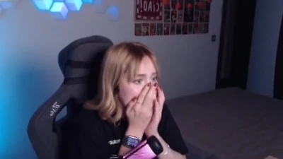 Depreme canlı yayında yakalandı, panik anları kendi kamerasına yansıdı
