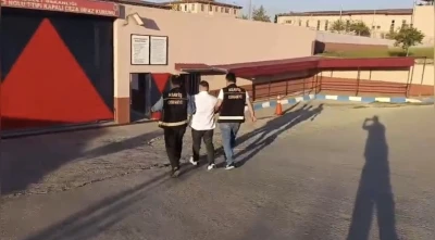 Depremzede araçlar üzerinden vurgun: 1 tutuklama
