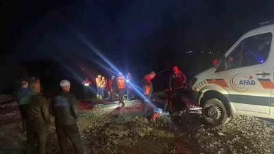 Dere yatağında su seviyesi artınca 4 kişi mahsur kaldı
