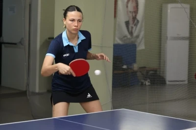 Dereceye giren sporcular, &ouml;d&uuml;llerine kavuştu
