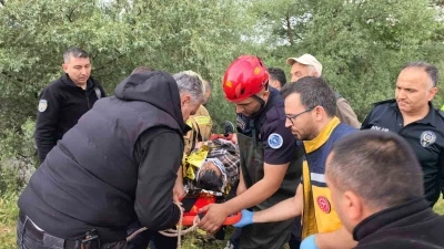 Dereye d&uuml;şerek akıntıya kapıldı, b&ouml;yle kurtarıldı

