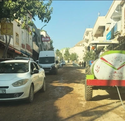 Derik Belediyesinin yol çalışmaları vatandaşa çile yaşattı

