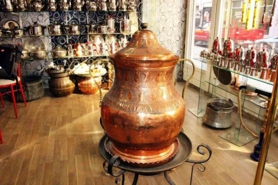 Dev bakraca evladı gibi bakıyor
