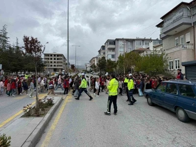 Develi&rsquo;de &ccedil;ocuklara trafik eğitimi
